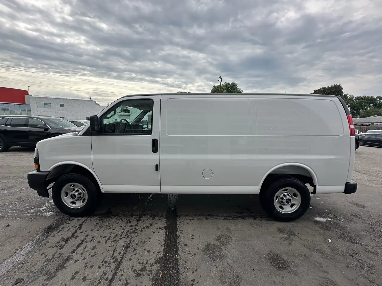 GMC Savana fotografie GMC Savana