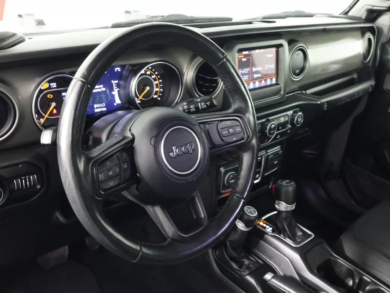 Jeep Wrangler снимка Jeep Wrangler