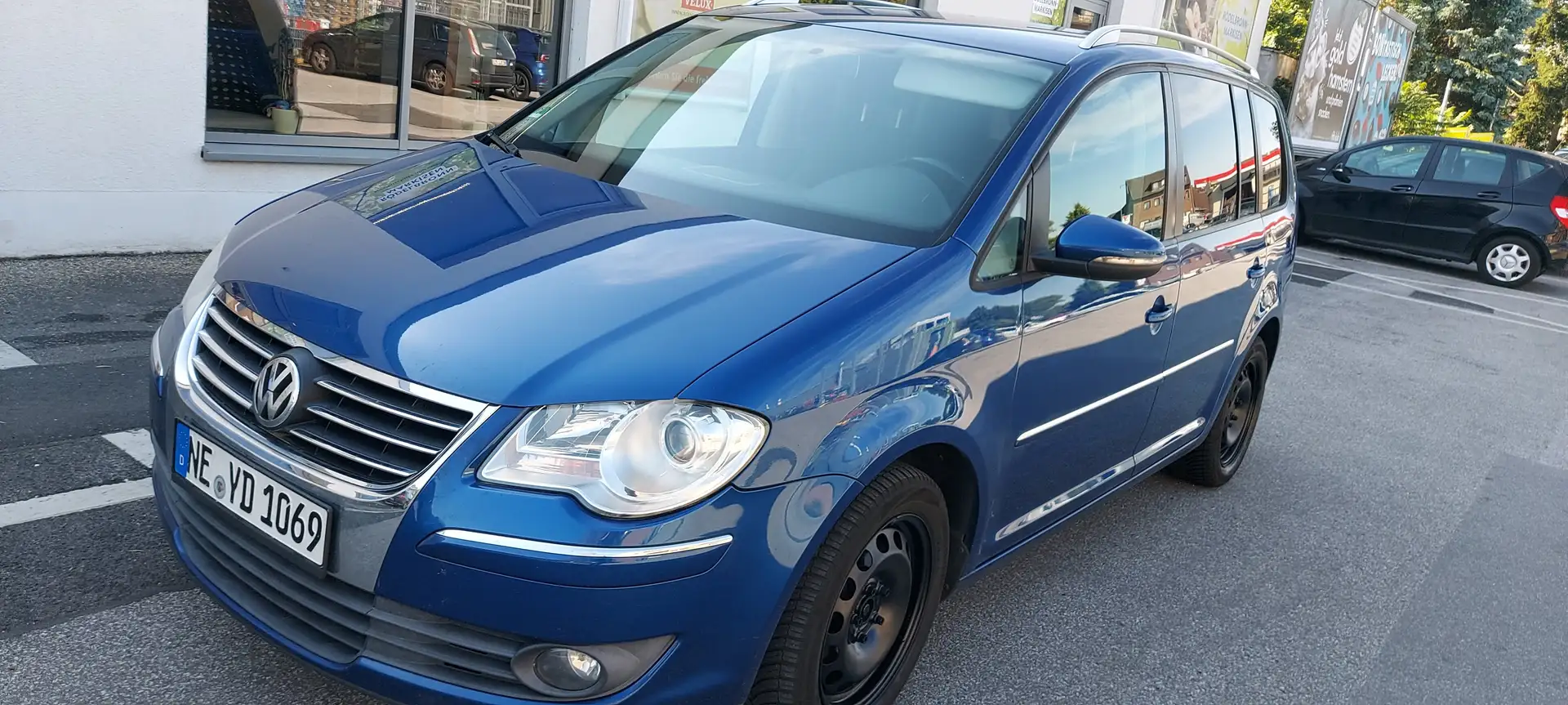 Volkswagen Touran Highline,2Hand,Klima,Tüv 6/2027 Blau - 1