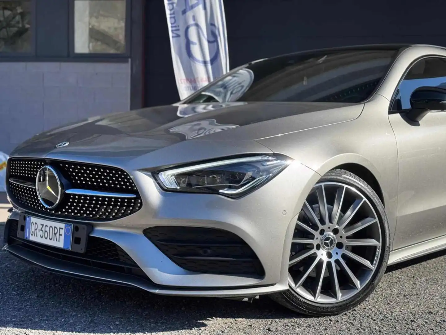 Mercedes-Benz CLA 220 d Automatic Shooting Brake AMG Sport Grijs - 2