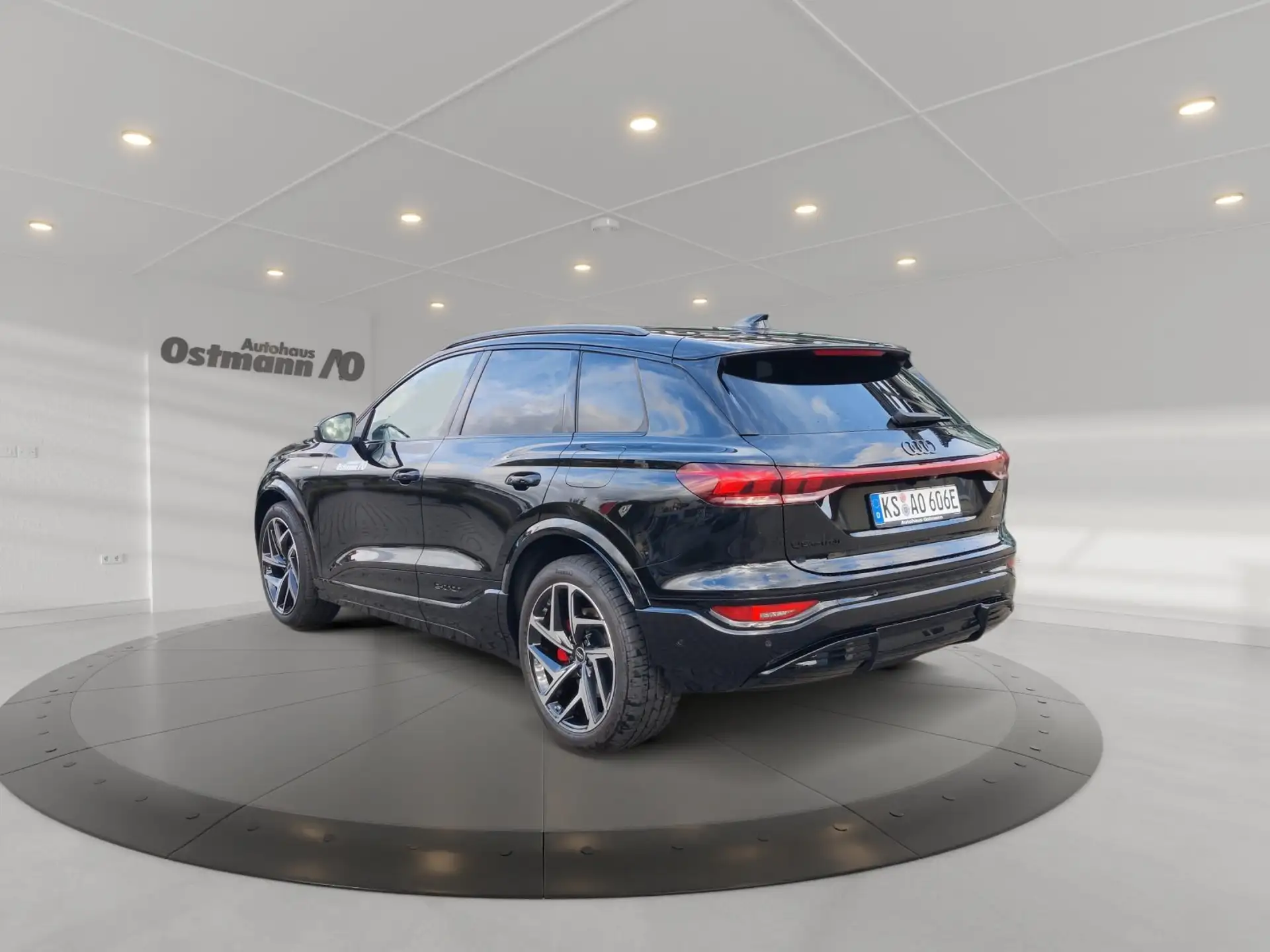 Audi Q6 e-tron 315 kW 2026 검정 사진 3