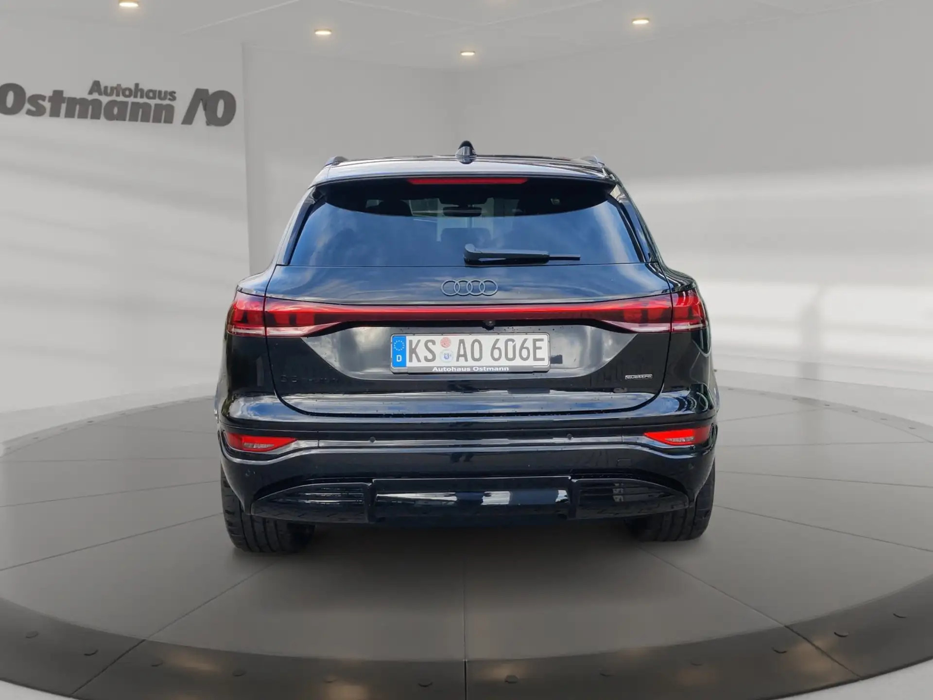 Audi Q6 e-tron 315 kW 2026 검정 사진 4