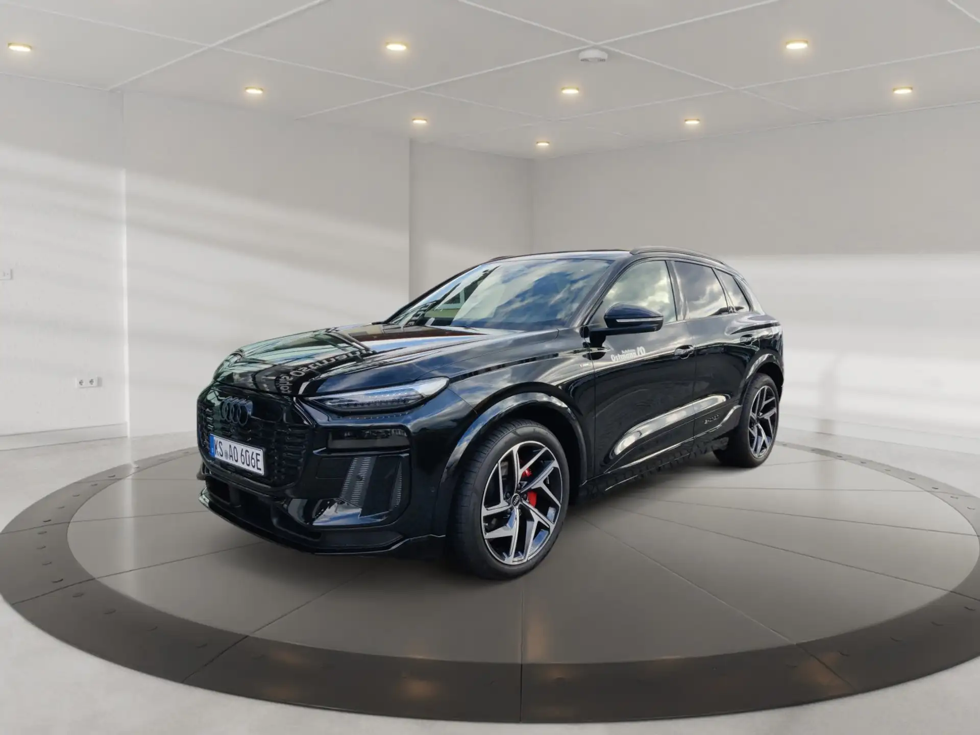 Audi Q6 e-tron 315 kW 2026 검정 사진 1
