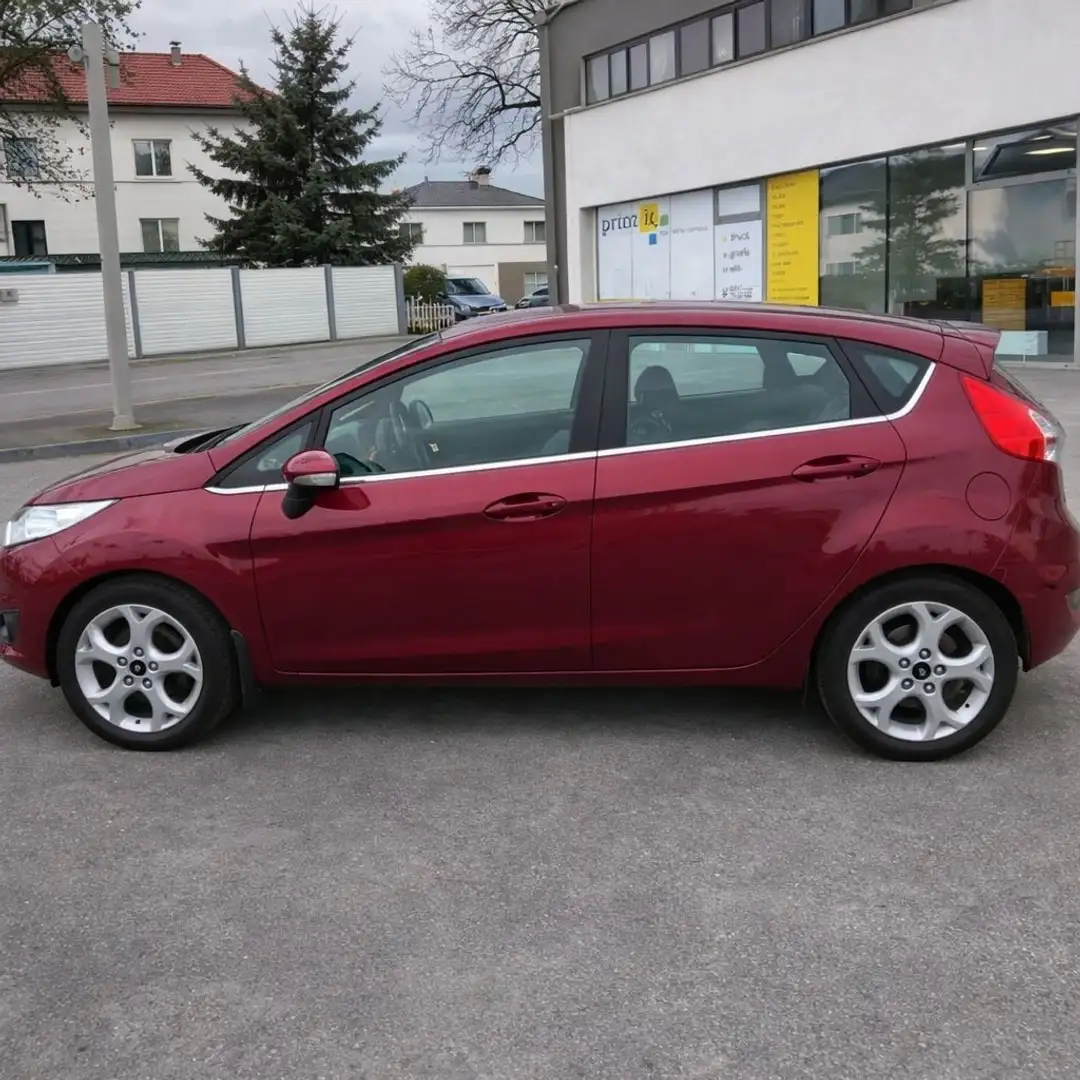 Ford Fiesta Fiesta Titanium 1,4 Diesel Frontscheibenheizung Rot - 2