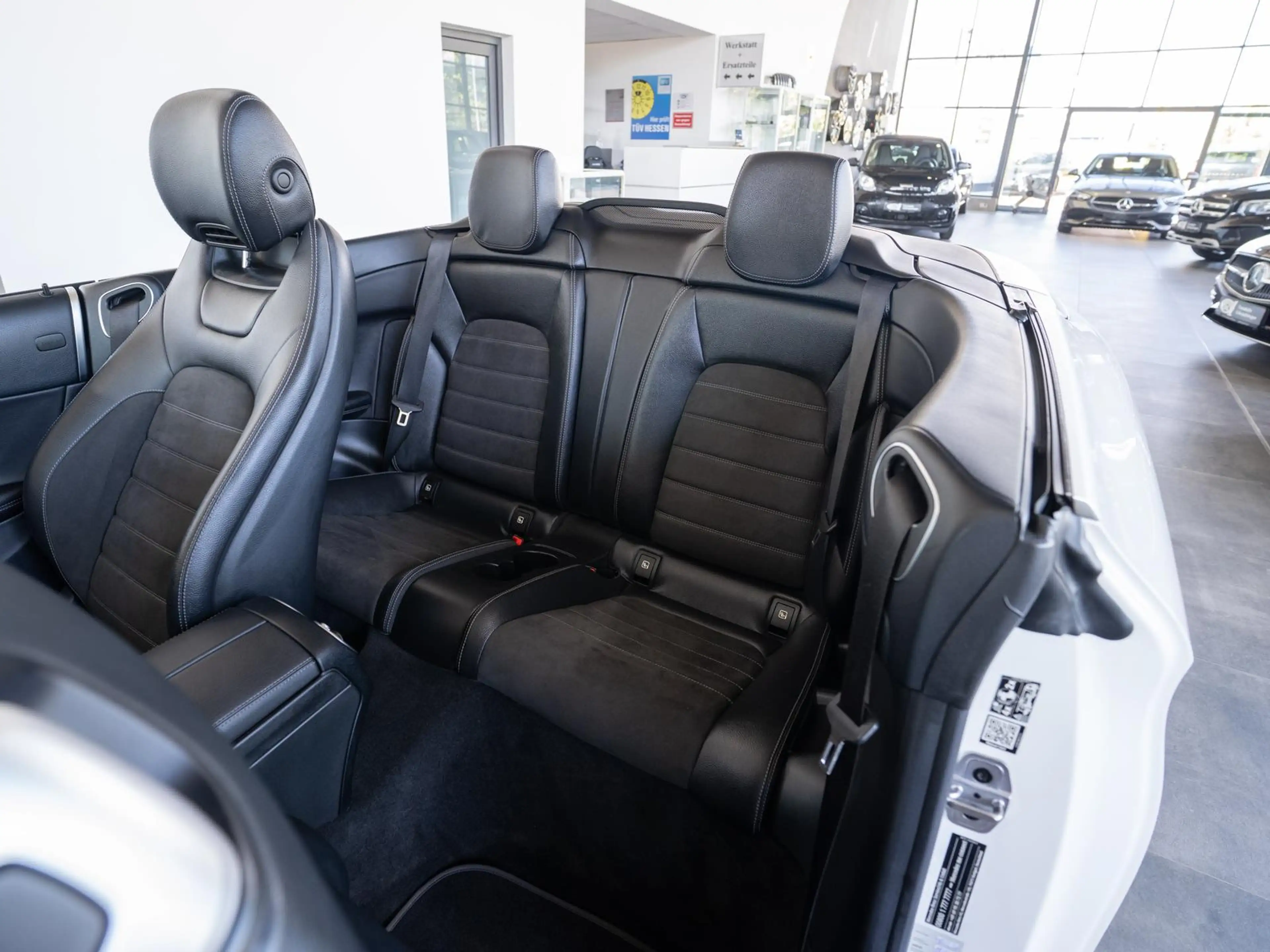 Mercedes-Benz C 400 Cabrio 4Matic 9G *AMG*MULTIBEAM*RFK*NIGHT* — photo 11