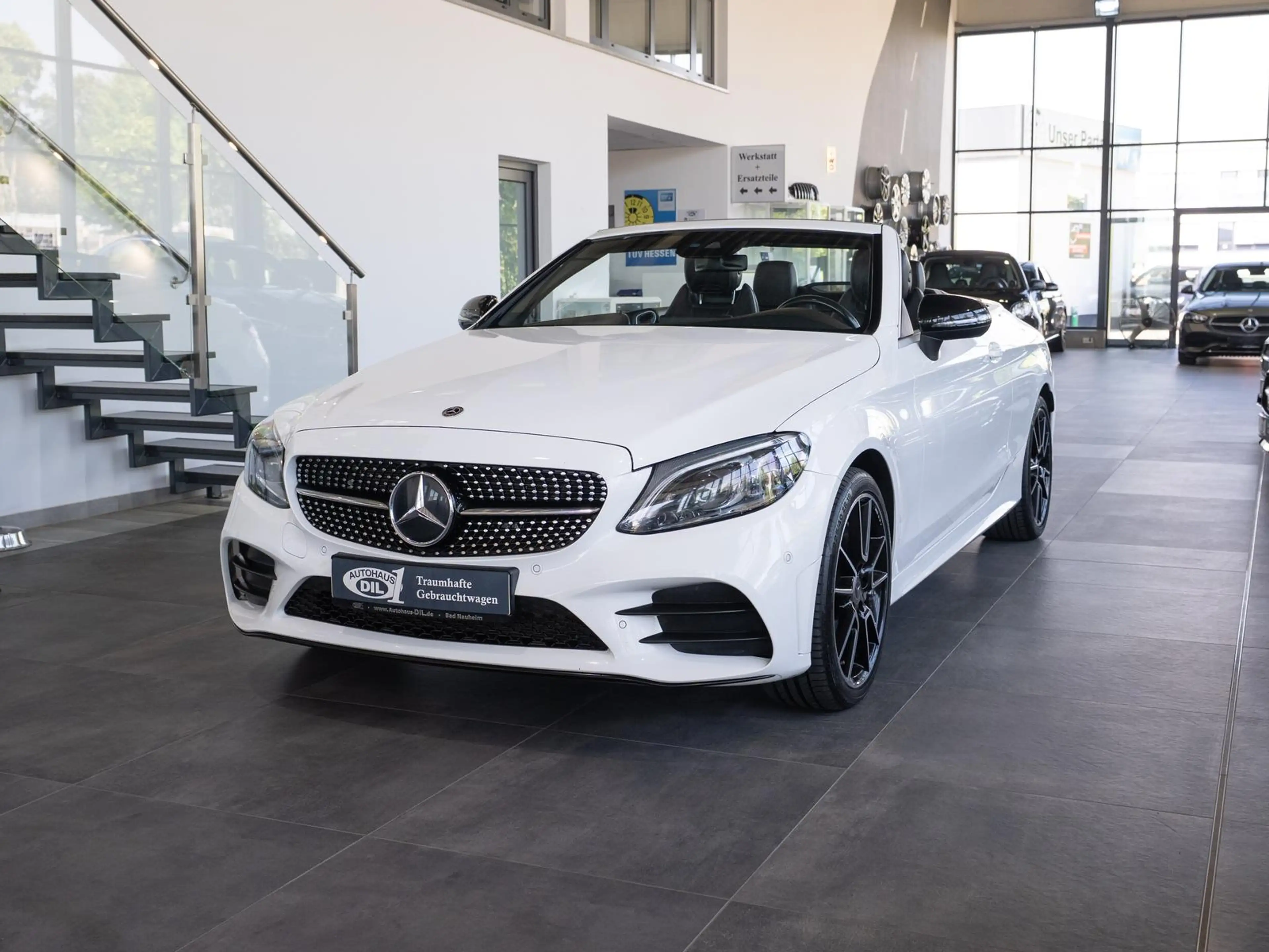 Mercedes-Benz C 400 Cabrio 4Matic 9G *AMG*MULTIBEAM*RFK*NIGHT* — photo 4
