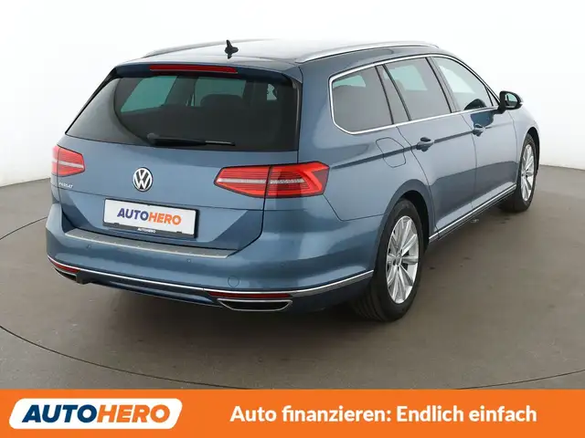 Volkswagen Passat view 6