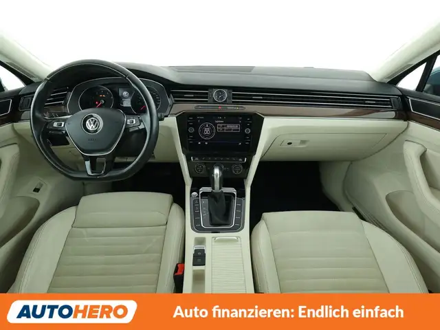 Volkswagen Passat view 12