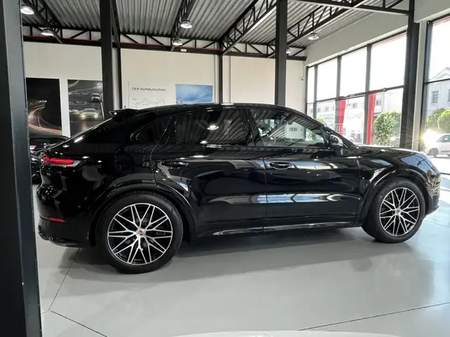 Porsche Cayenne view 6