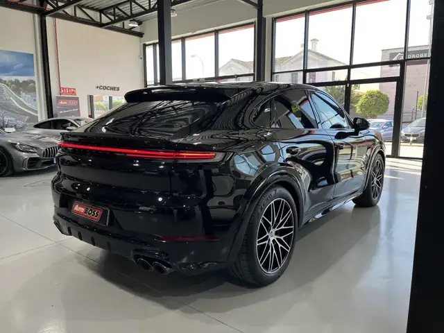 Porsche Cayenne view 7