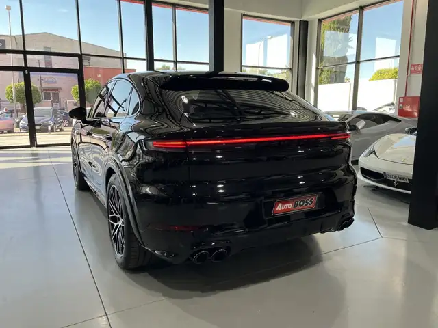 Porsche Cayenne view 9