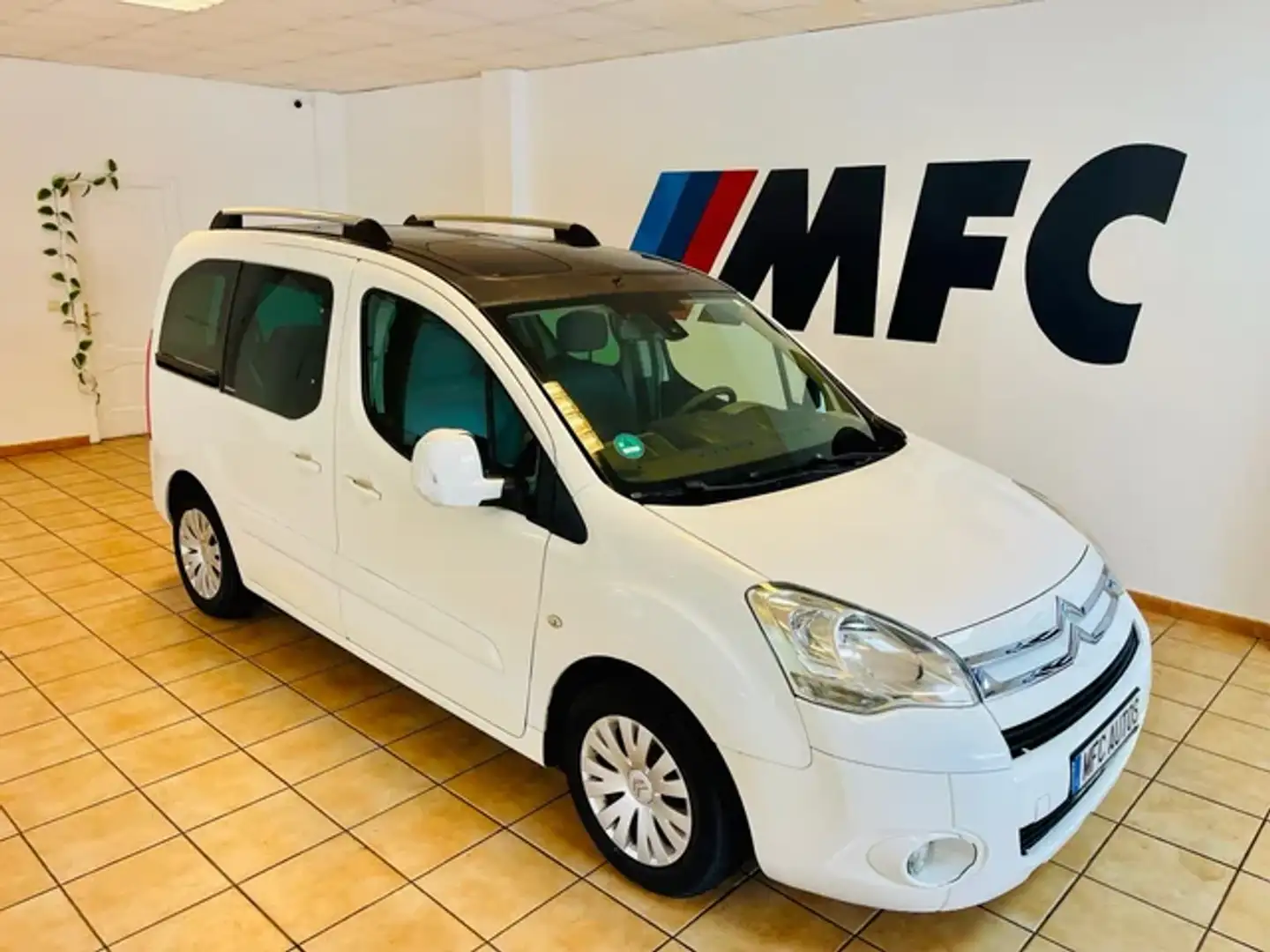 Citroen Berlingo Combi 1.6HDI XTR 110 Blanc - 1