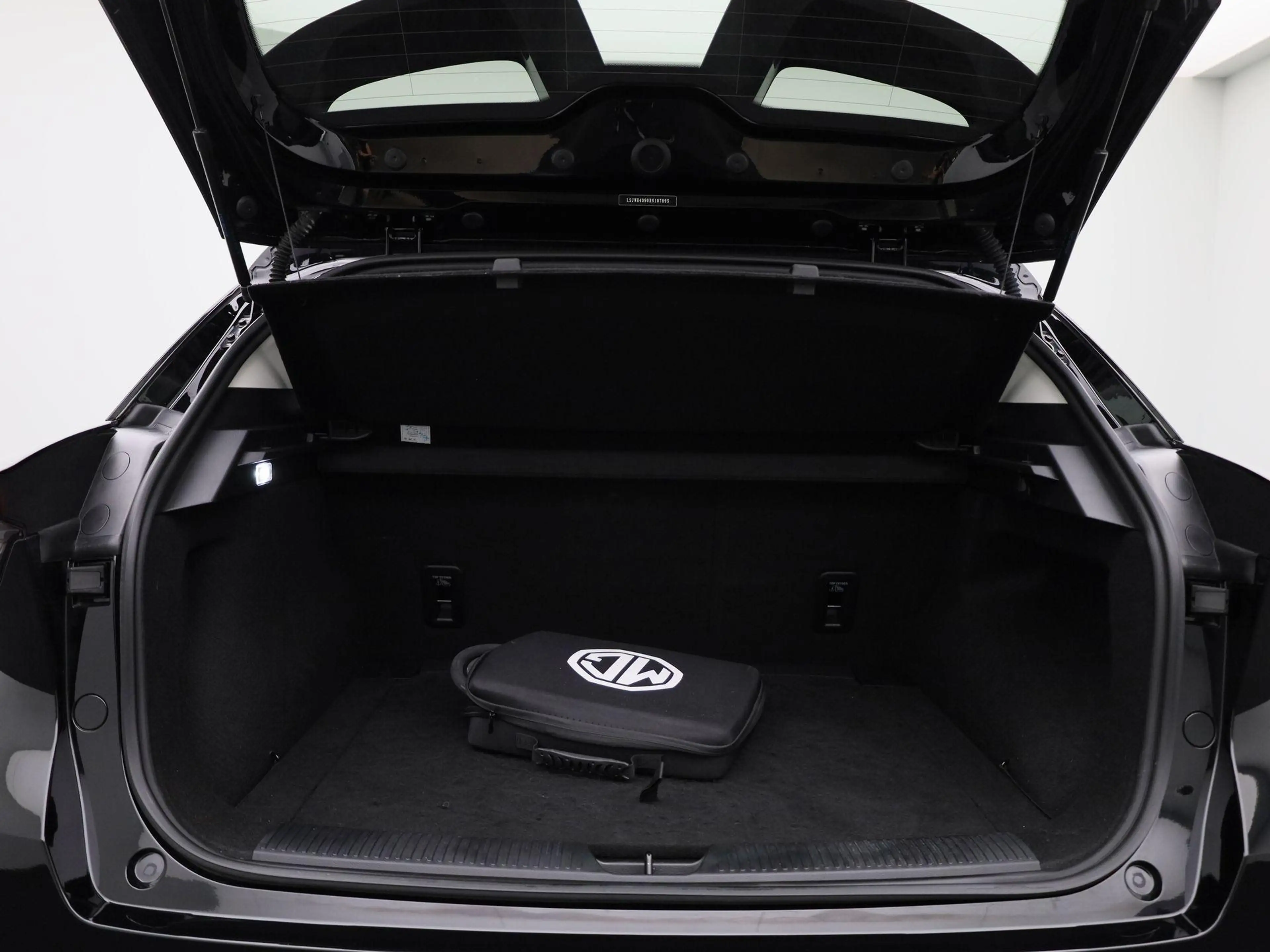 MG MG4 Luxury 64 kWh | 1e-EIG. | SoH 99,1% | WLTP 435 KM — photo 15