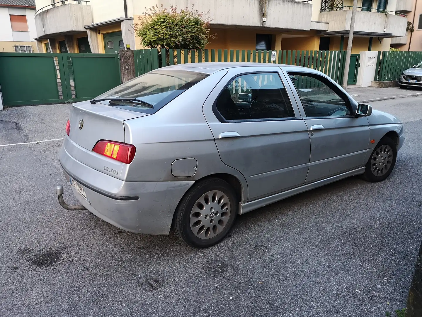 Alfa Romeo 146 1.9 jtd L - 2