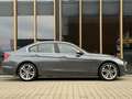 BMW 320 3-serie 320i xDrive High Ex. Grijs - thumbnail 7