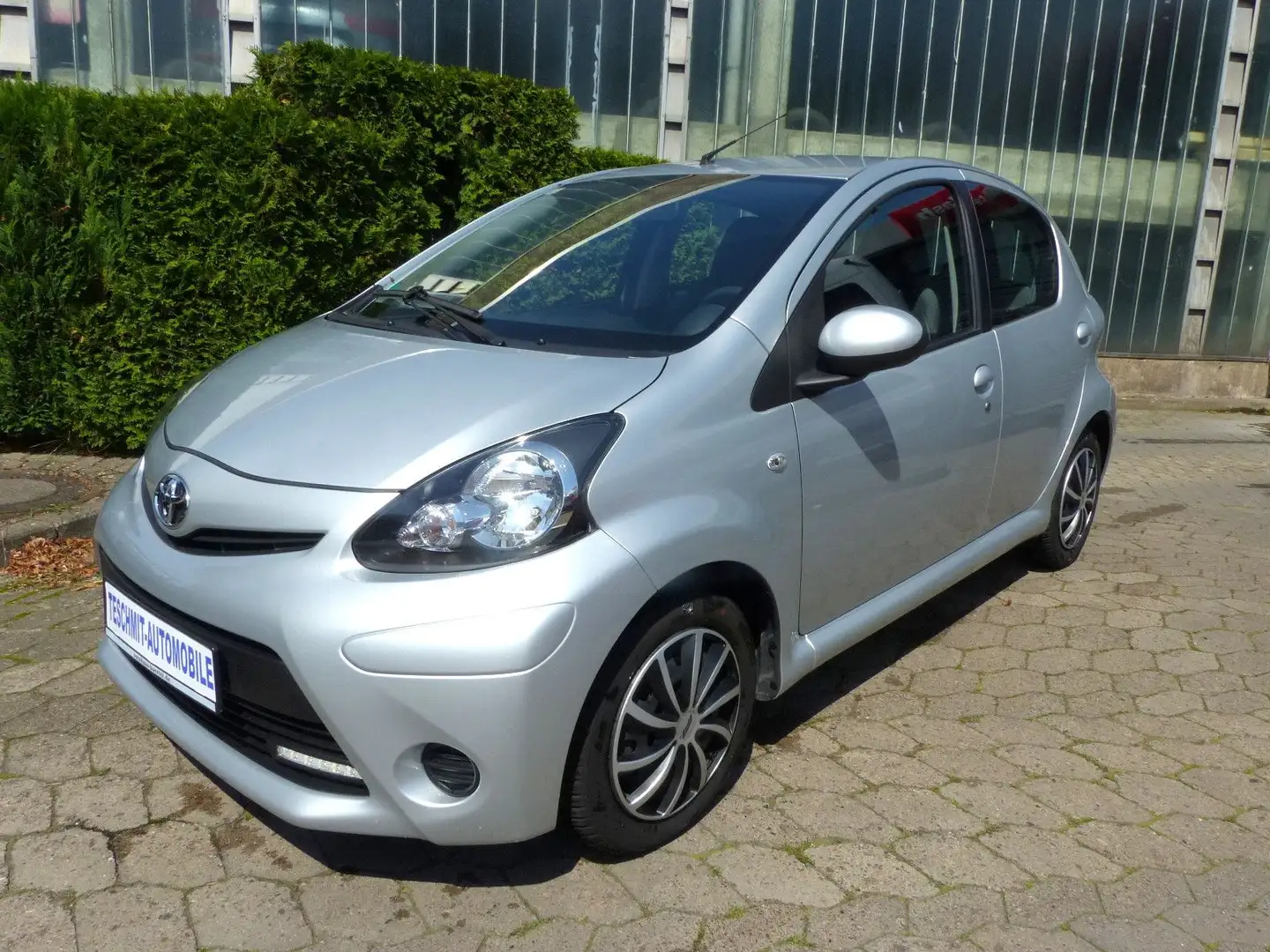 Toyota Aygo AYGO Cool Automatik/Klima/PDC/2.Hd Silber - 1