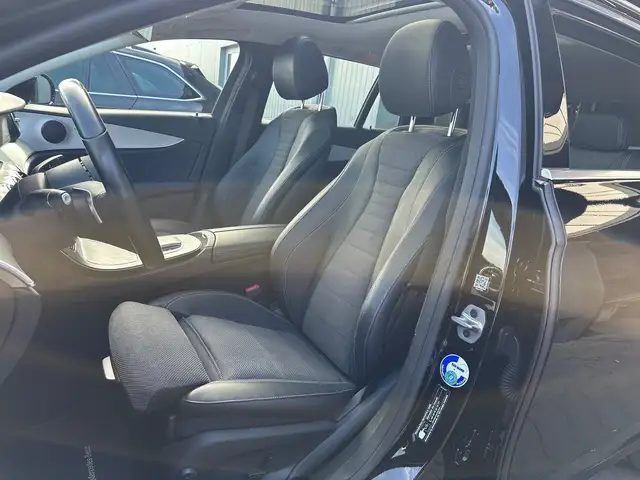 Mercedes-Benz 300 view 11