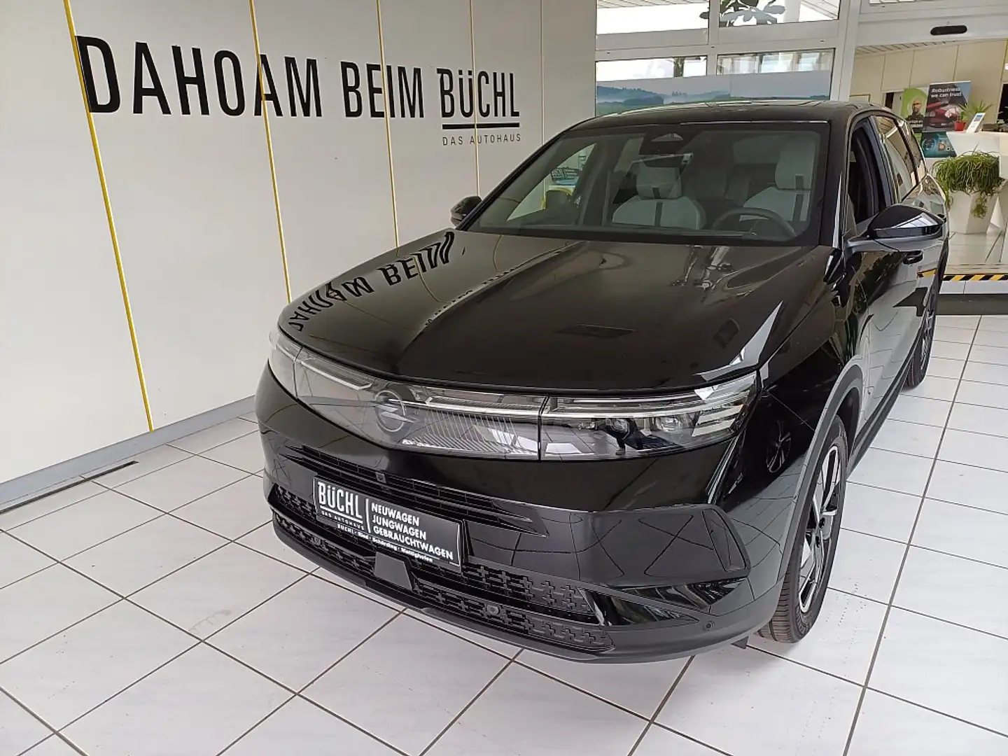 Opel Grandland 1.2 MHEV GS Aut. AHK, Tech & Komfort GS Paket Schwarz - 2