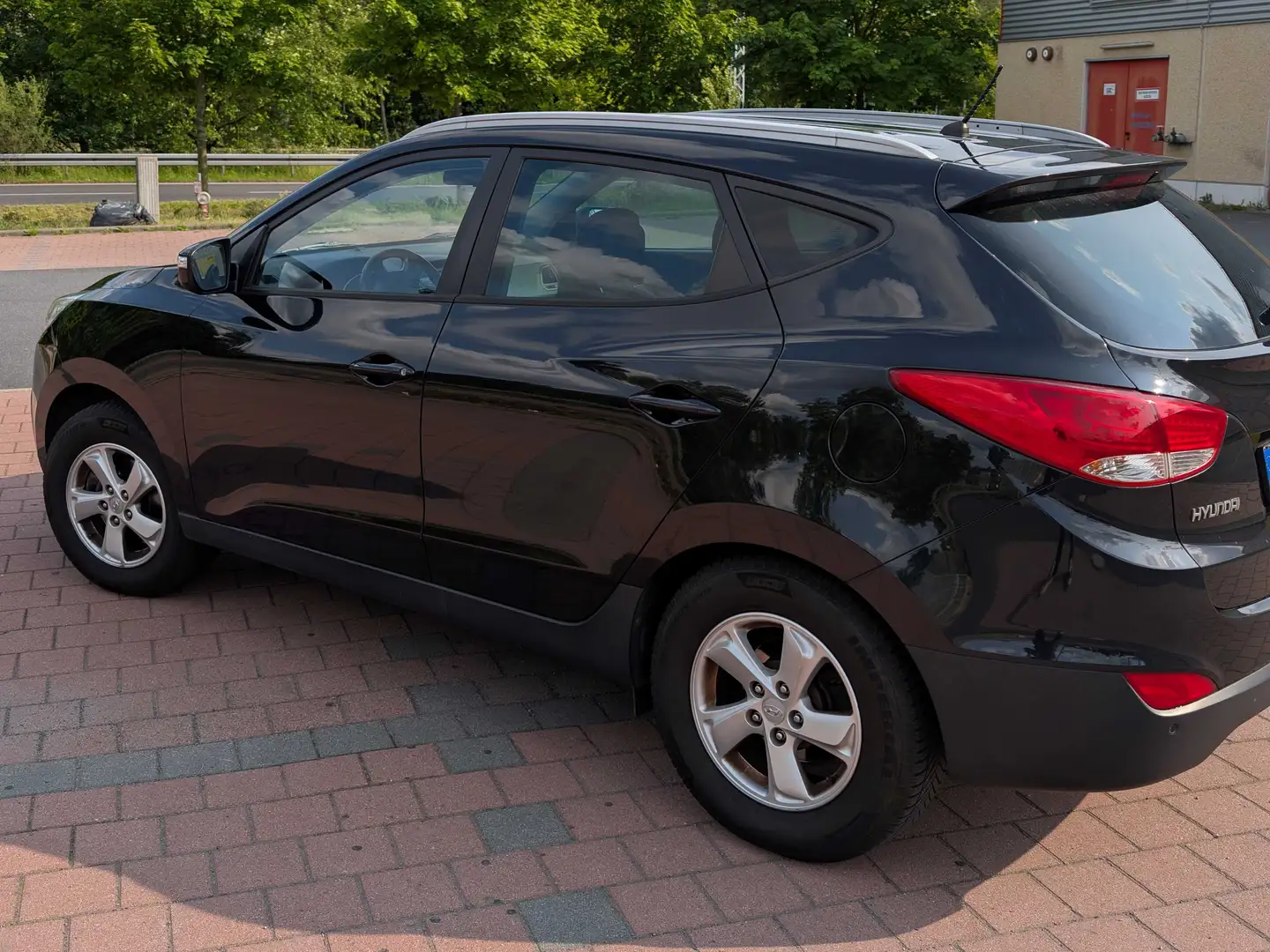 Hyundai iX35 ix35 2.0 4WD Automatik Style Schwarz - 2