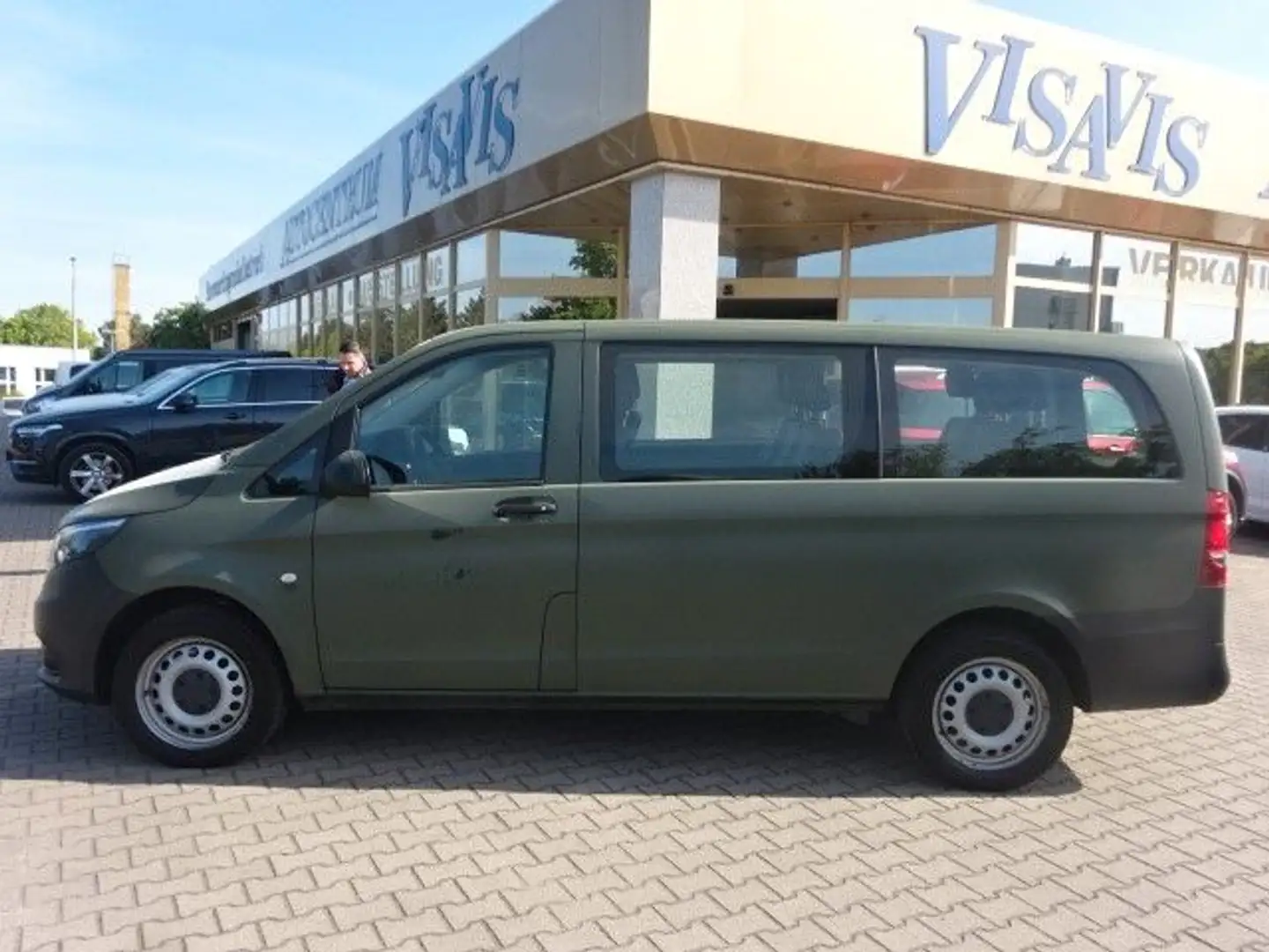 Mercedes-Benz Vito Tourer 116 CDI/BT Pro 4MATIC lang Aut. Pro Grün - 2