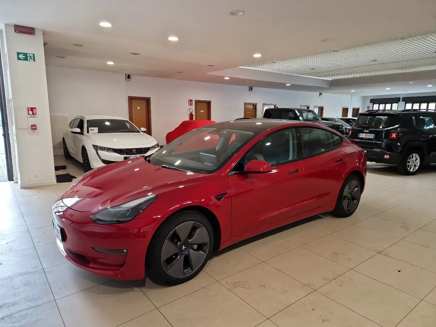 Tesla Model 3 Long Range DualMotor AWD Tetto Pelle AUTOPILOT 18” Rosso - 1