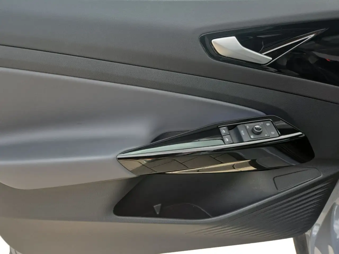 Volkswagen ID.4 Pro Performance, LED/KAM/WÄRMEPUMPE/ACC/NAV, миниатюра 11