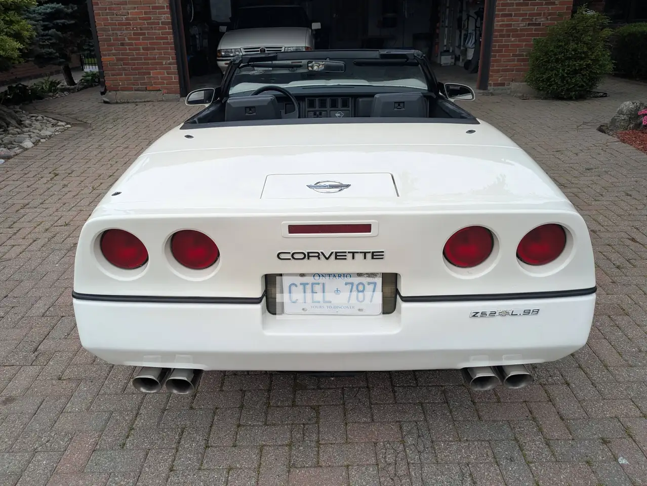 Chevrolet Corvette снимка Chevrolet Corvette