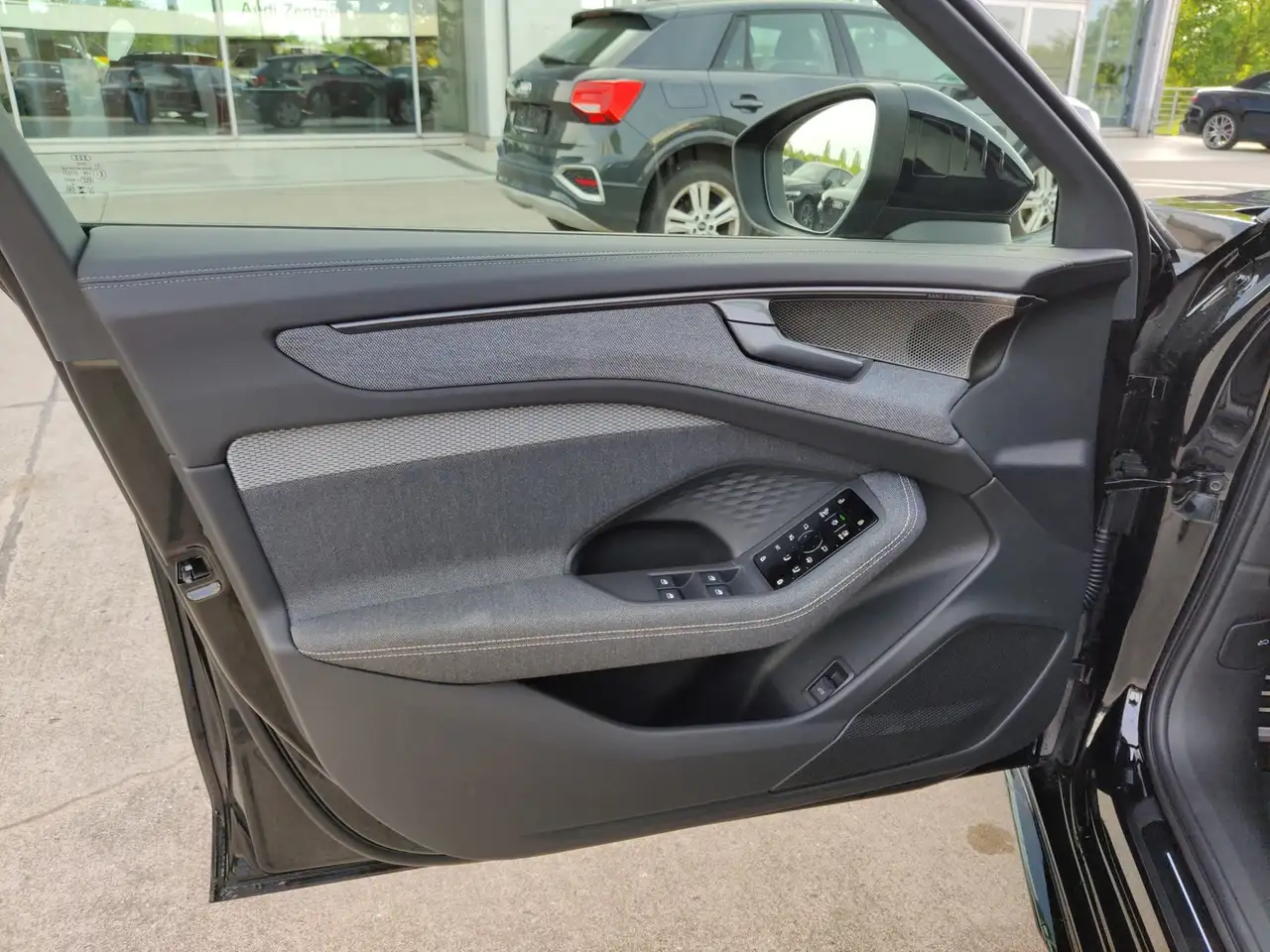 2025 Audi A6 Avant edition one 2.0 TDI quattro S tronic*, photograph 9