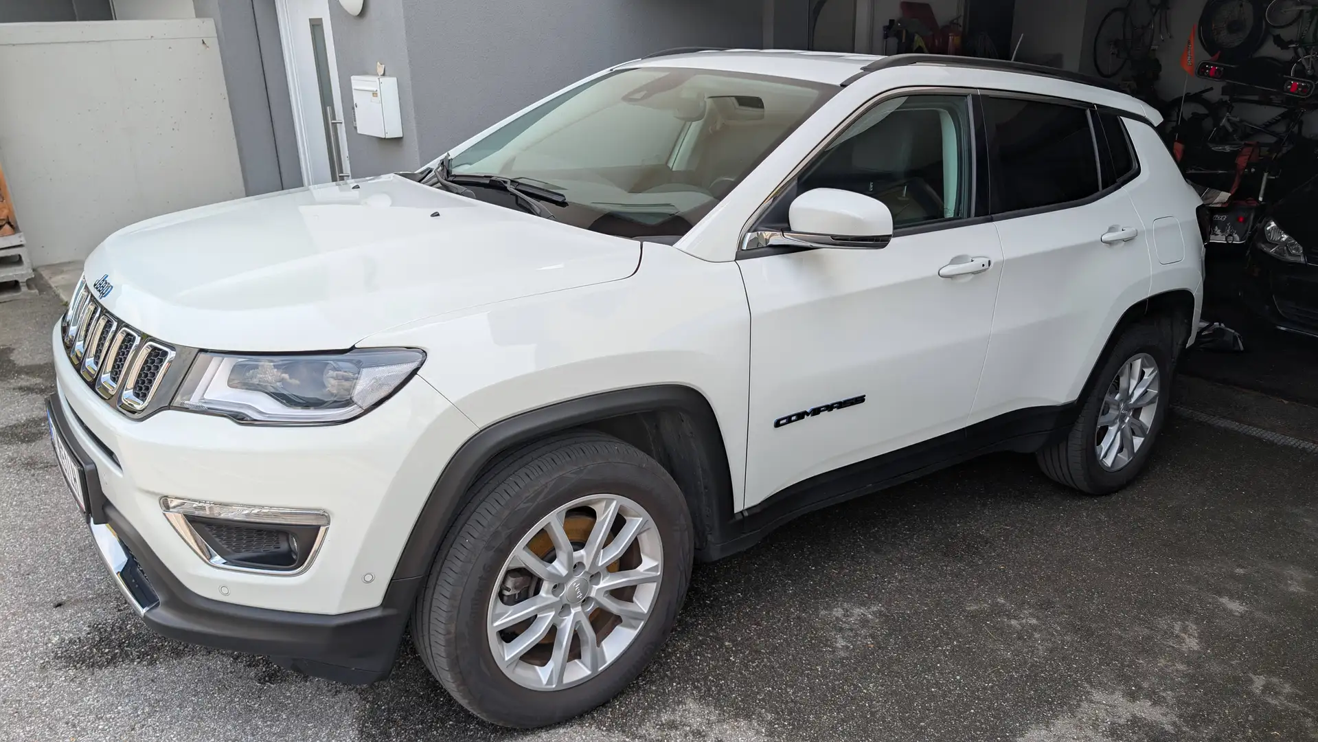Jeep Compass Hybrid Fahrzeug Weiß - 2