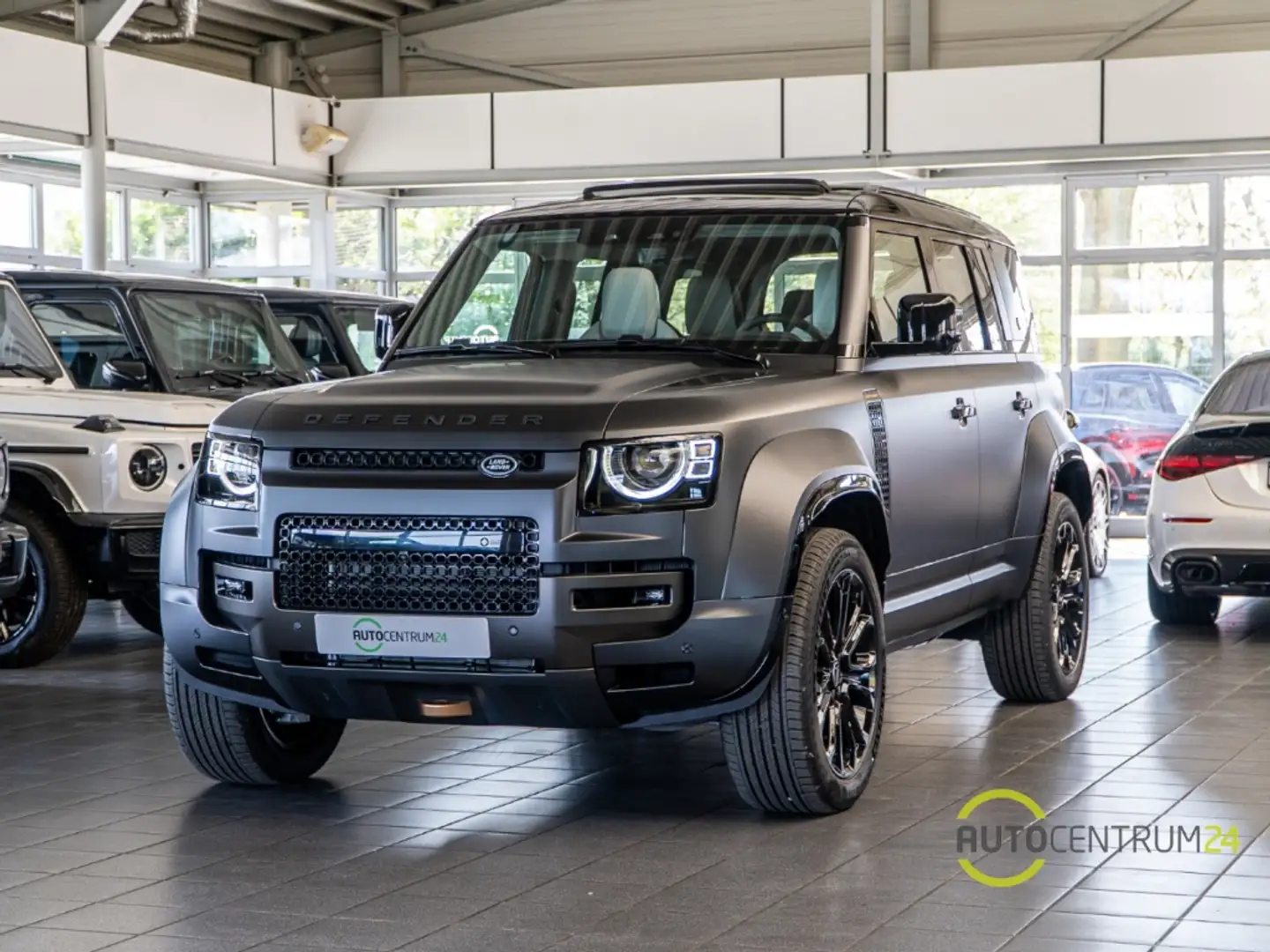Land Rover Defender OCTA P635 EDITION ONE HUD Carbon Matt Nero - 2
