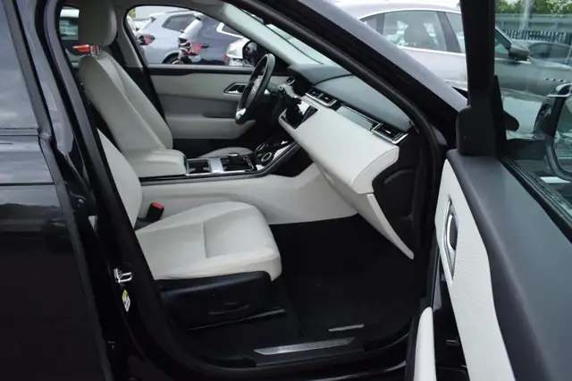 Land Rover Range Rover Velar view 10