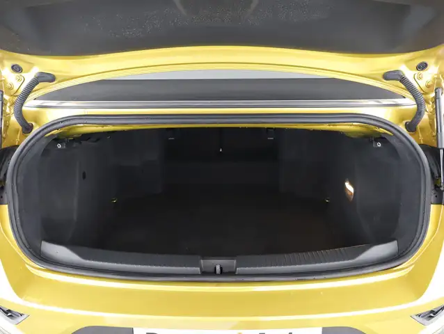 Volkswagen T-Roc view 7