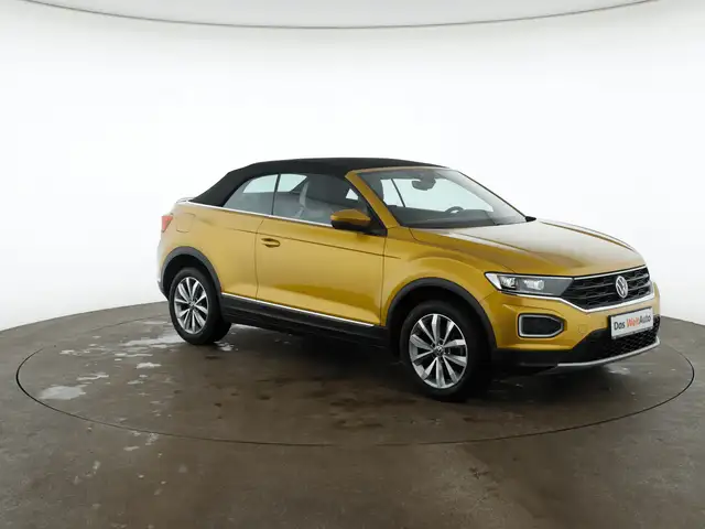Volkswagen T-Roc view 2
