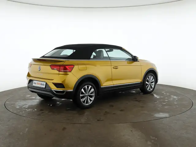 Volkswagen T-Roc view 4
