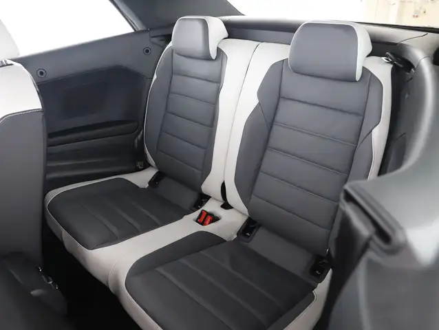 Volkswagen T-Roc view 10
