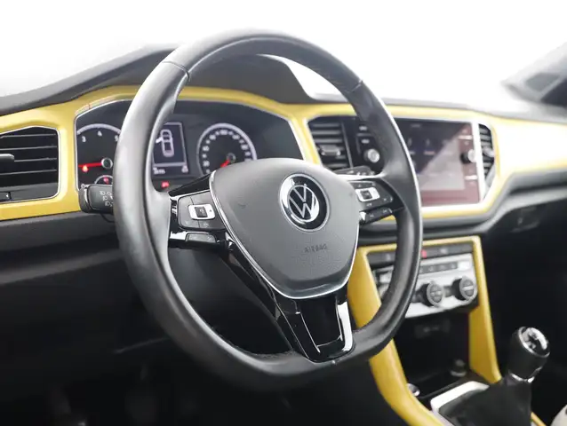 Volkswagen T-Roc view 14