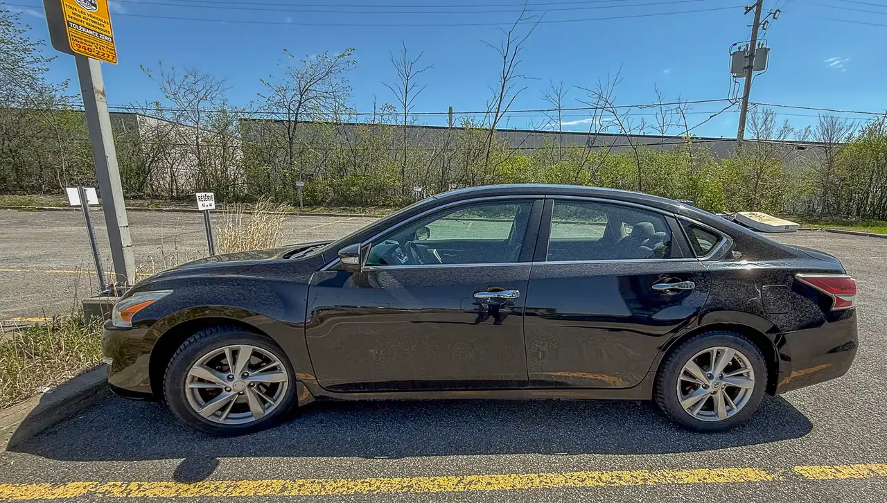 Nissan Altima снимка Nissan Altima
