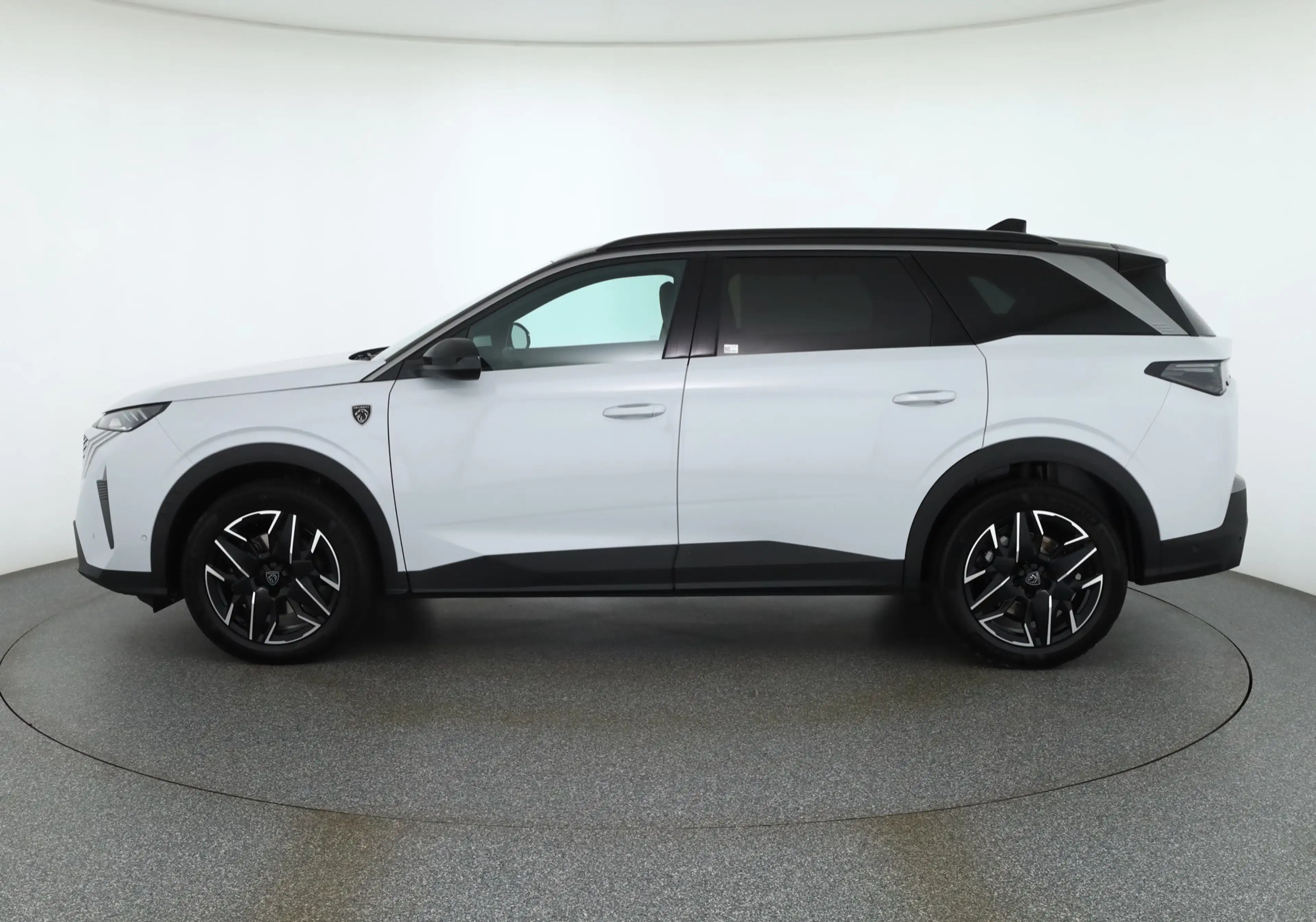 Peugeot 5008 GT 1.2 Hybrid Aut. LED ACC Navi 360° — photo 2