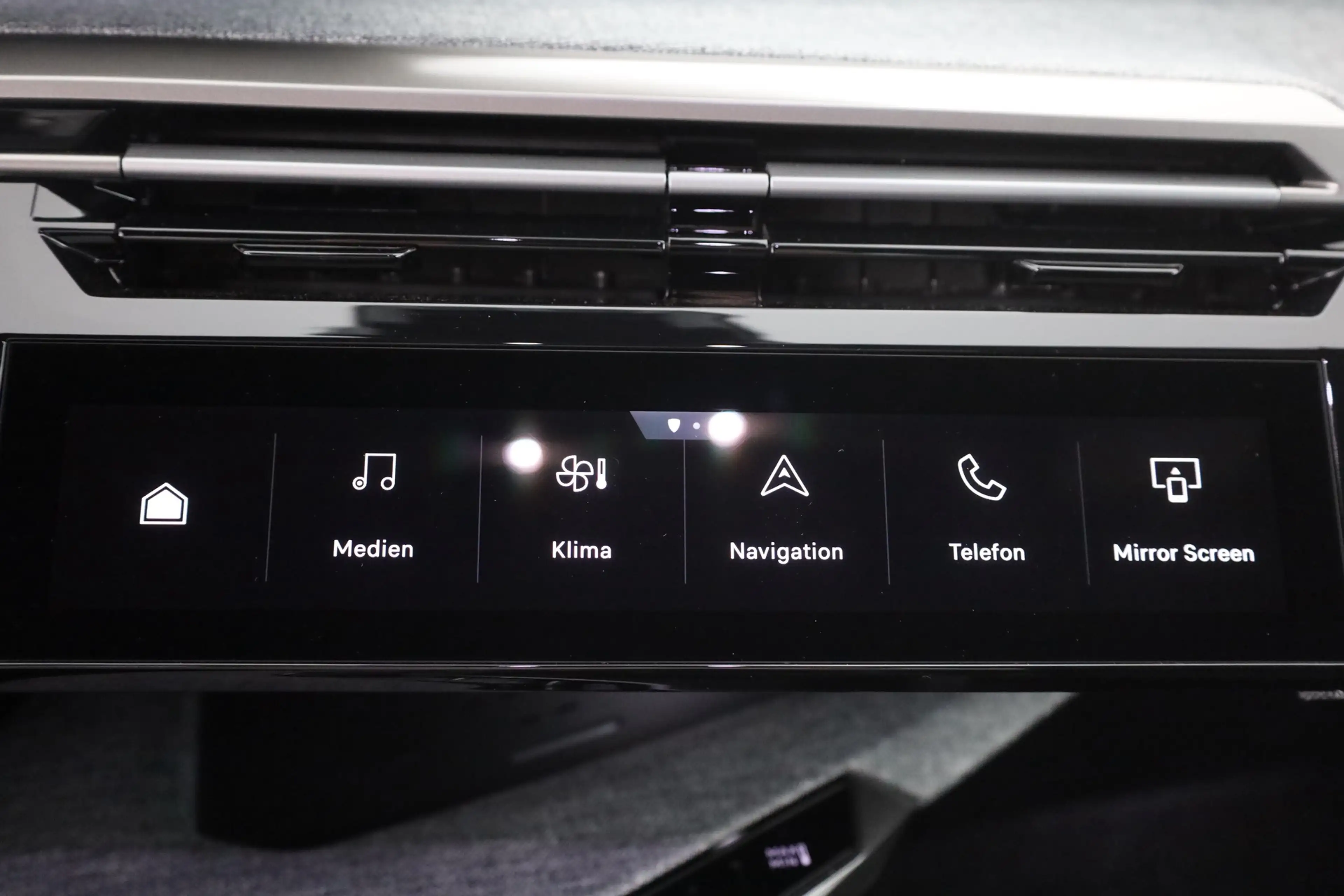 Peugeot 5008 GT 1.2 Hybrid Aut. LED ACC Navi 360° — photo 12