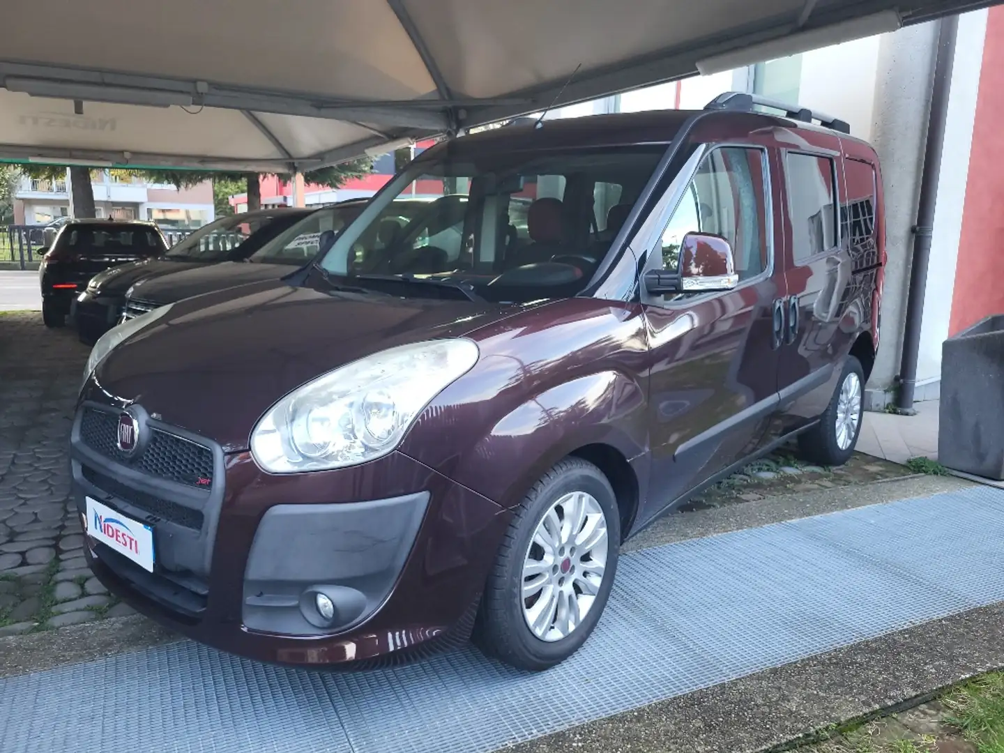Fiat Doblo Doblò 1.3 mjt 16v 90cv Emotion 5 POSTI AUTOVETTURA Rouge - 2