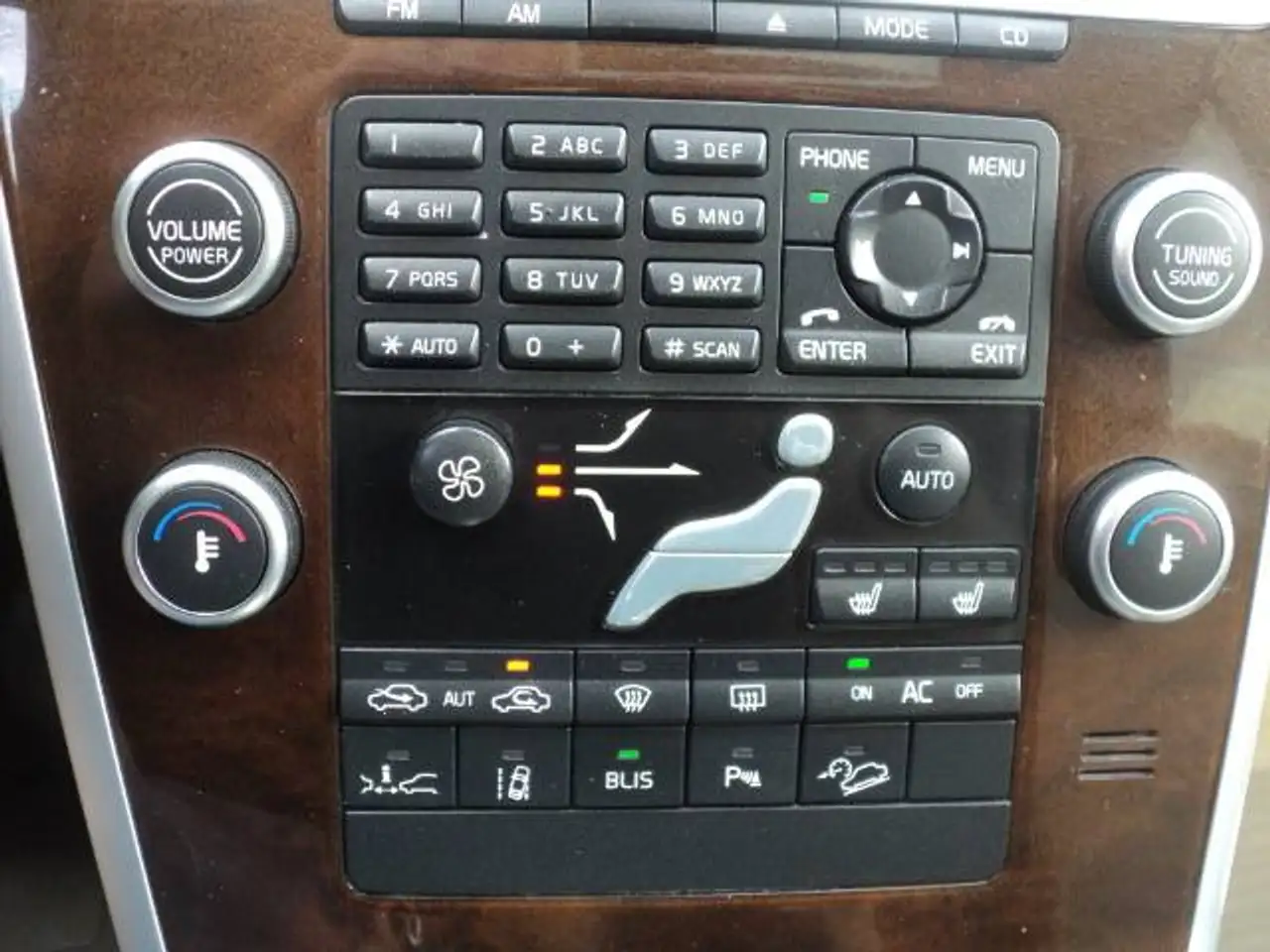 Volvo XC60 снимка Volvo XC60