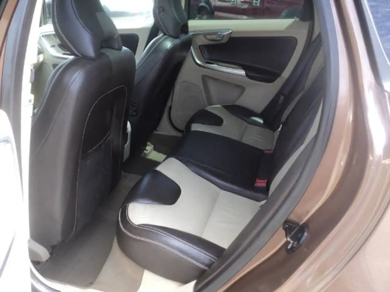 Volvo XC60 снимка Volvo XC60