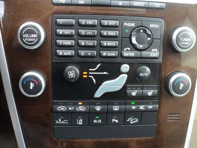 2010 Volvo XC60 T6 thumb 11