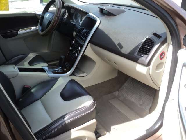 2010 Volvo XC60 T6 thumb 8