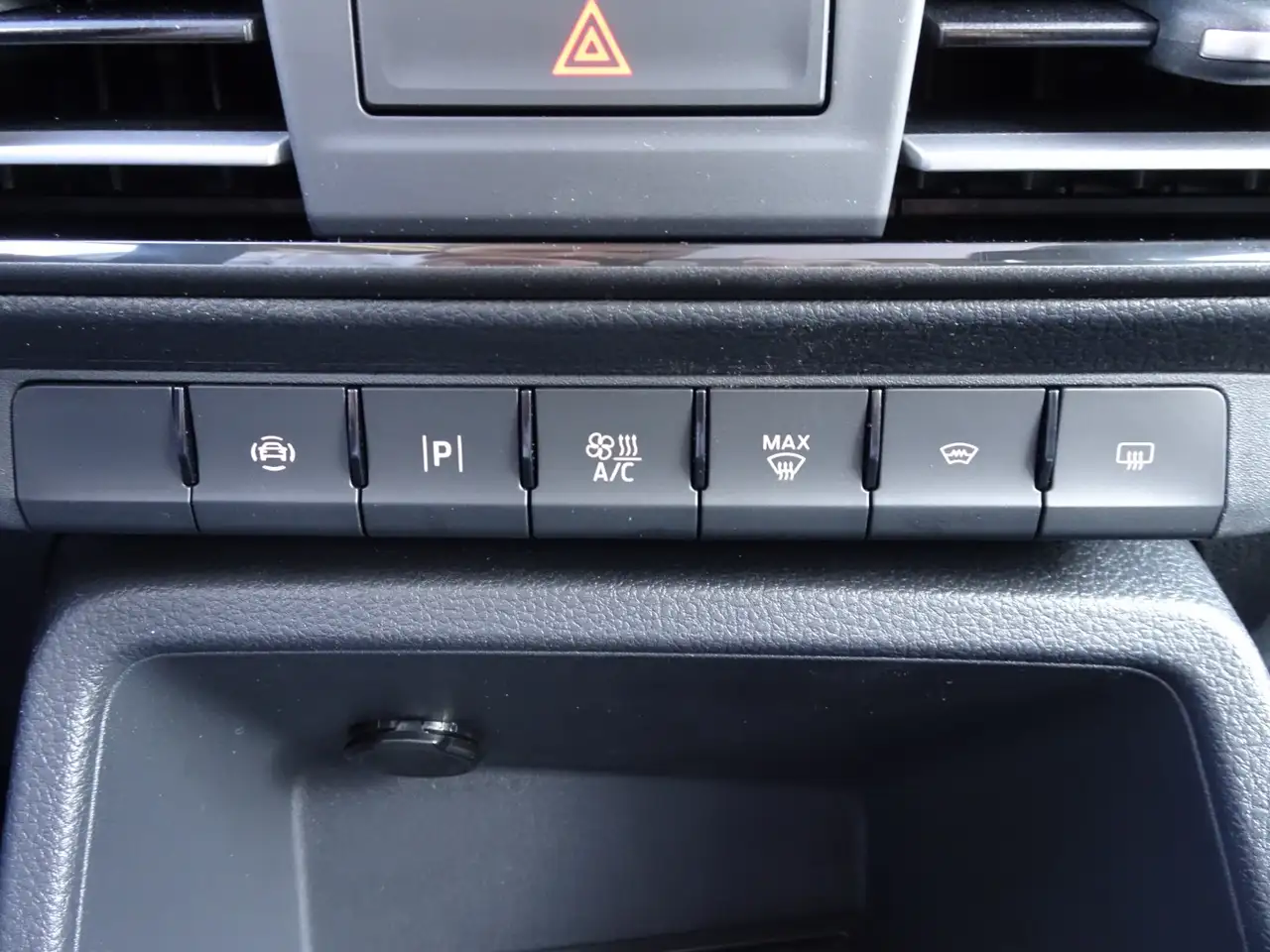 Ford Grand Tourneo Connect Active 2.0 L2 7-SITZER*PANO 16