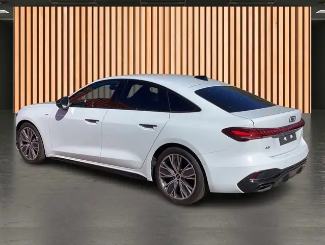 Audi A5 view 4