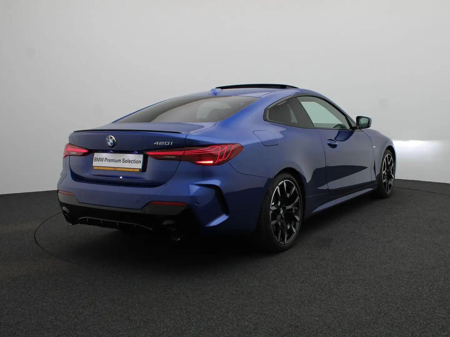 BMW 420 4 Serie Coupé 420i | M Sportpakket Pro | Innovatio Blauw - 2