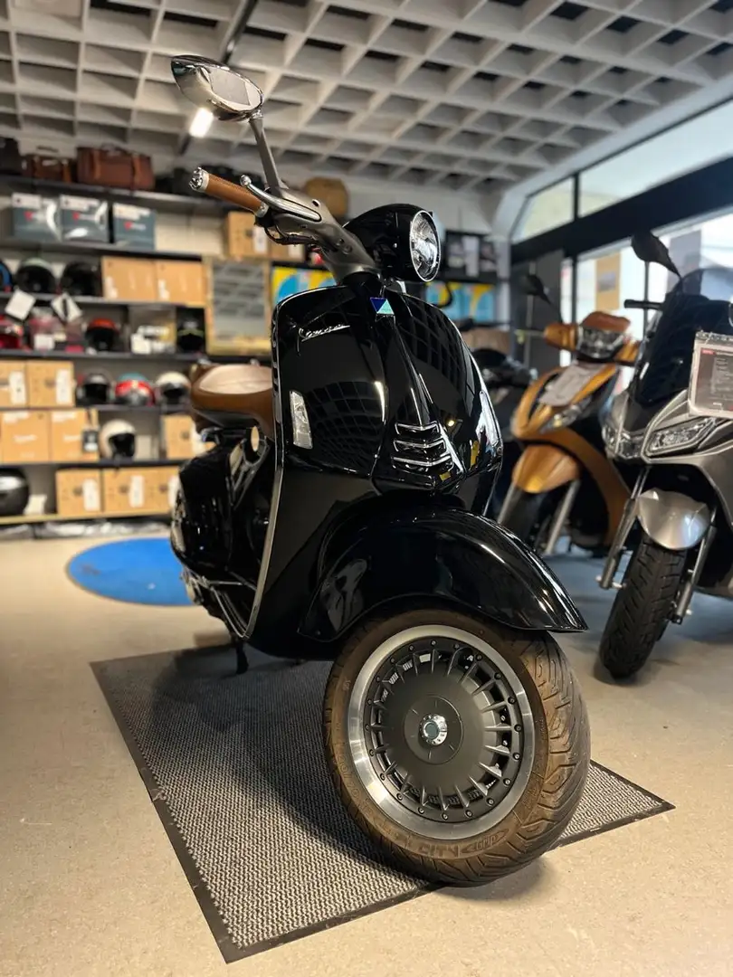 Vespa 946 Nero - 2