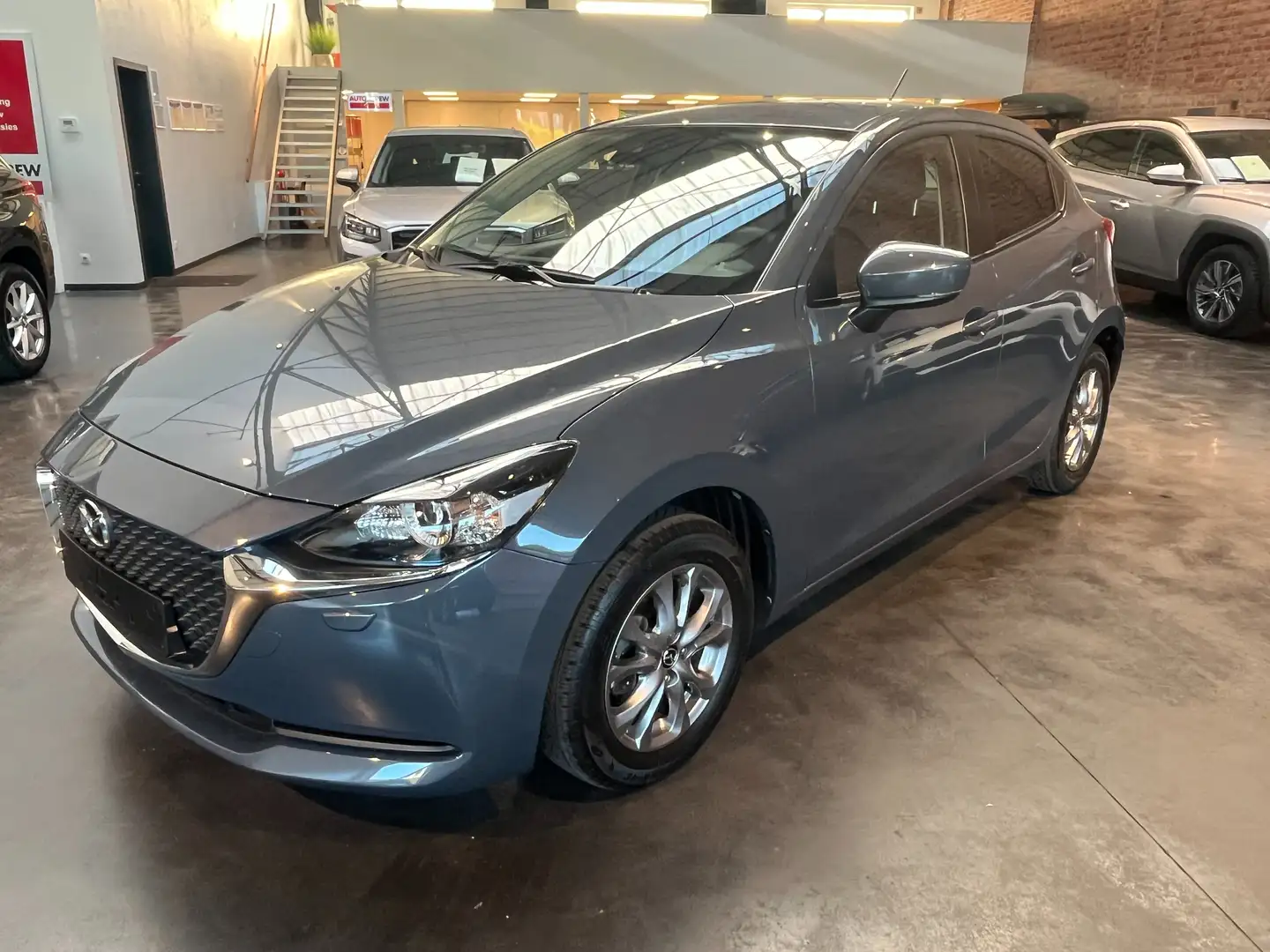 Mazda 2 1.5i e-Skyactiv-G MHEV Skydrive Grijs - 2