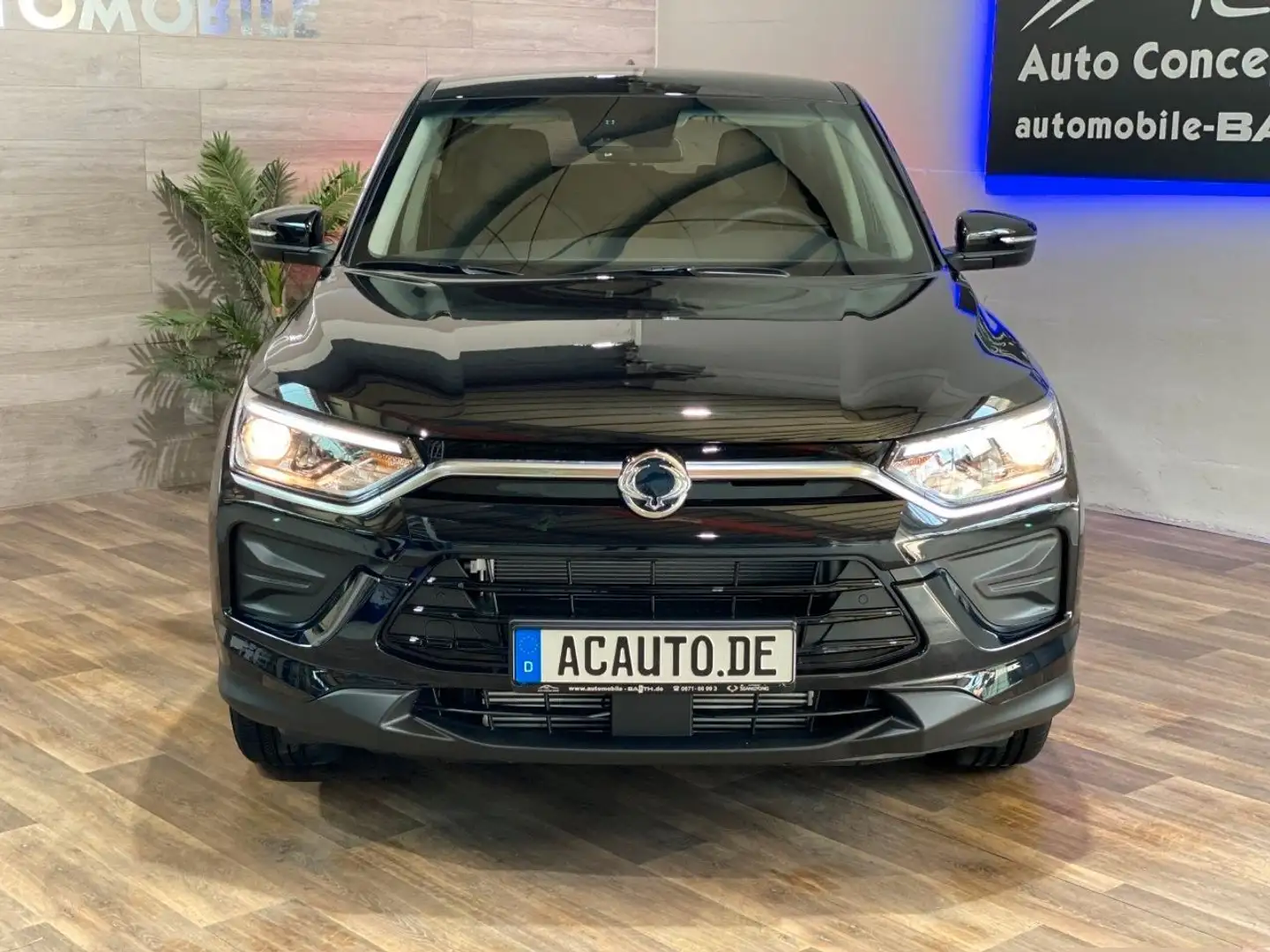 KGM Korando 1.5T-GDI  Sondermodell NOMAD Negro - 2